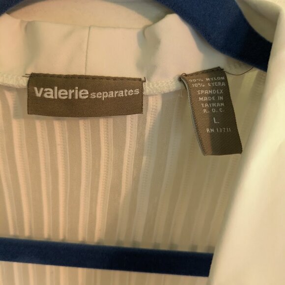 Vintage sheer white long sleeve blouse with collar and cuffs - Picture 3 of 3